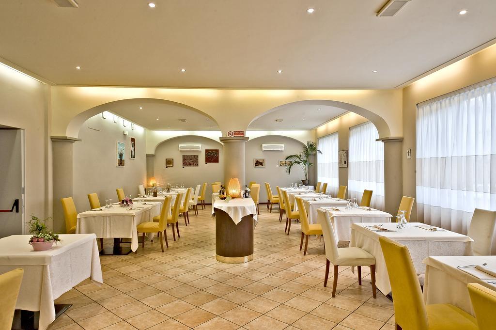 Sam Hotel Monfalcone Extérieur photo